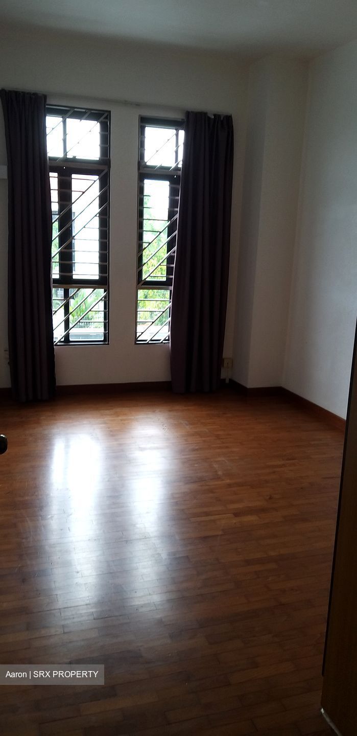 Stratton Drive (D28), Terrace #321840371